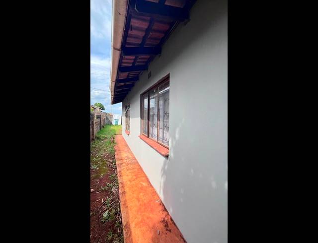 2 BEDROOM HOUSE FOR SALE IN UMHLATHUZE
